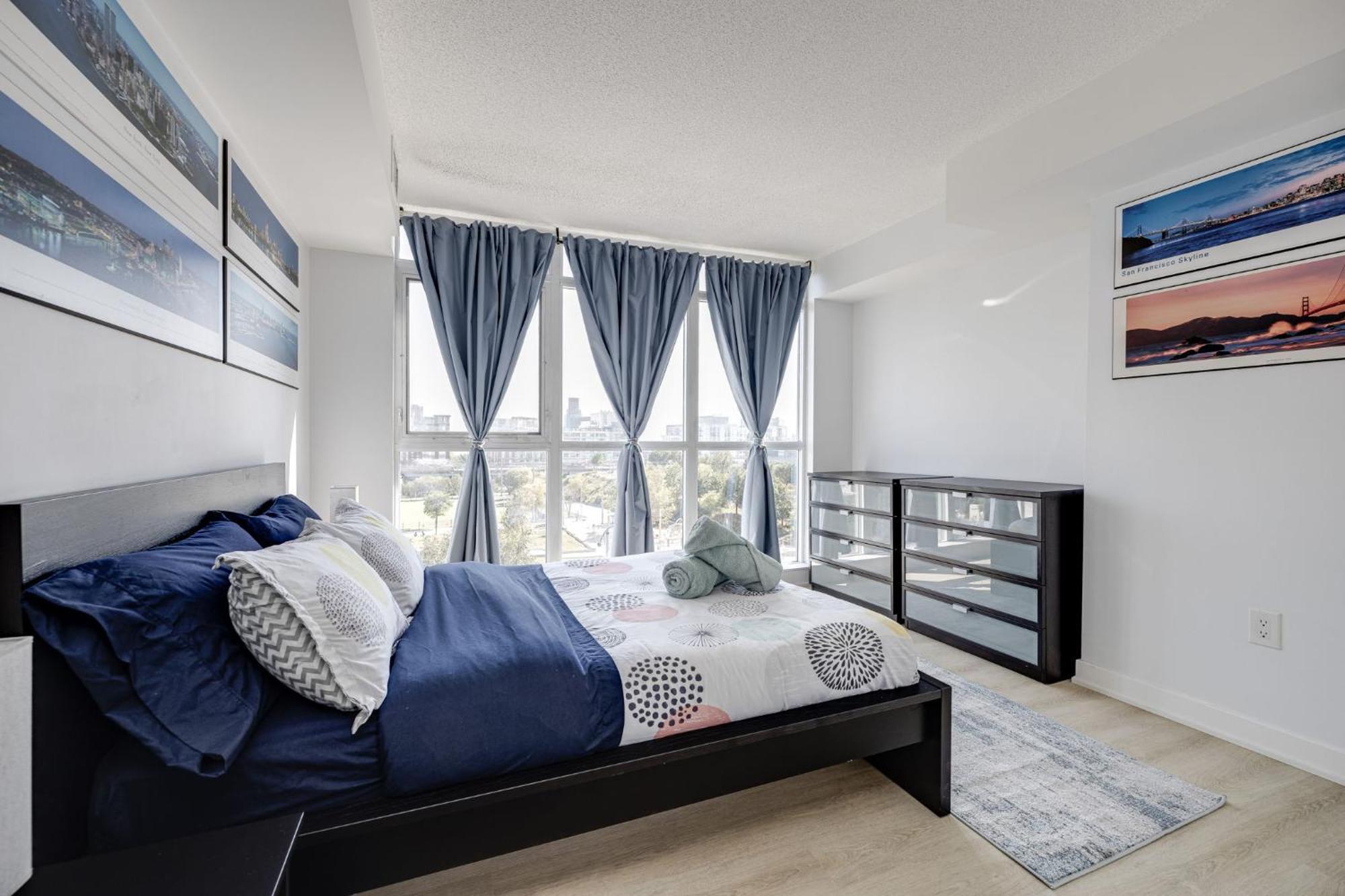 3Bdrm Lake View Condo In Toronto Luaran gambar